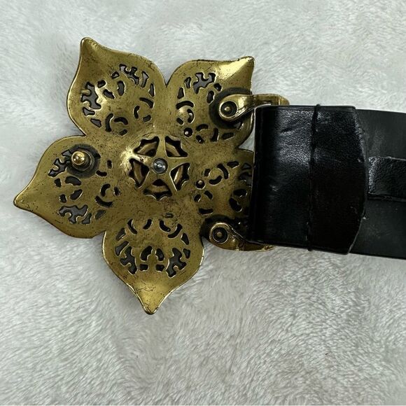 Women's M/L Black Leather Belt Bronze Metal Studded Floral Star Buckle Western - Picture 6 of 6